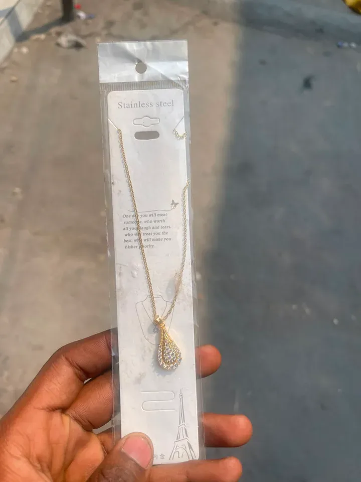 Collier — image 15 sur 18