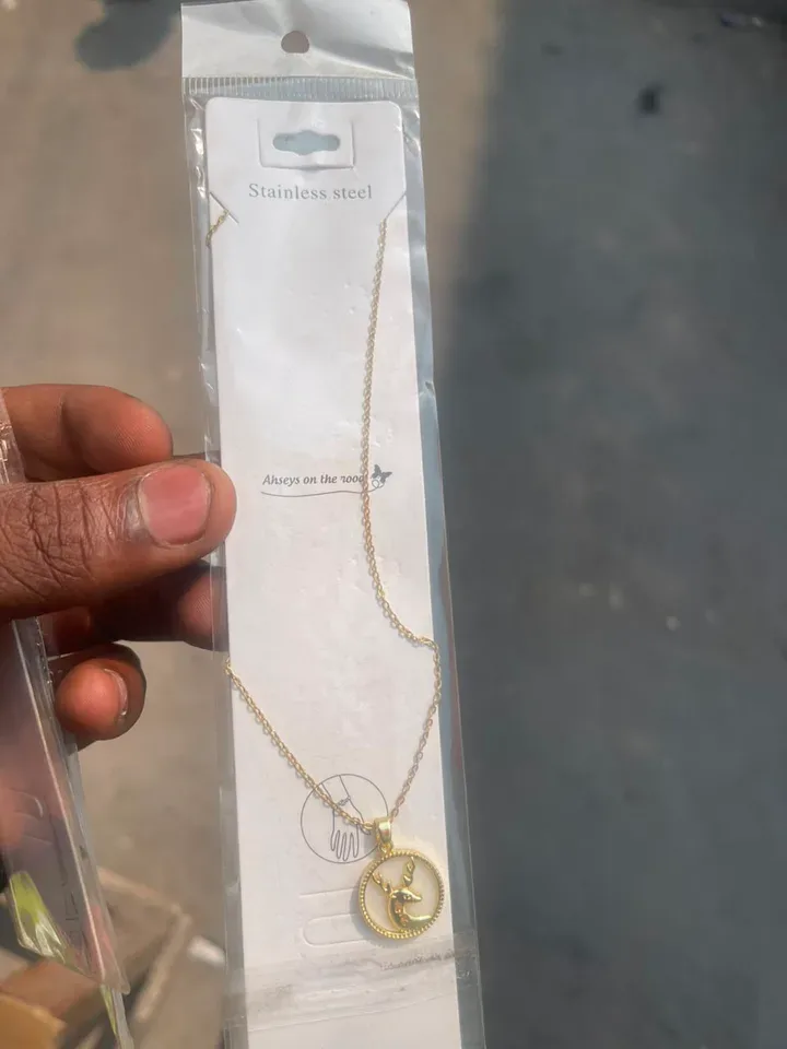 Collier — image 9 sur 18