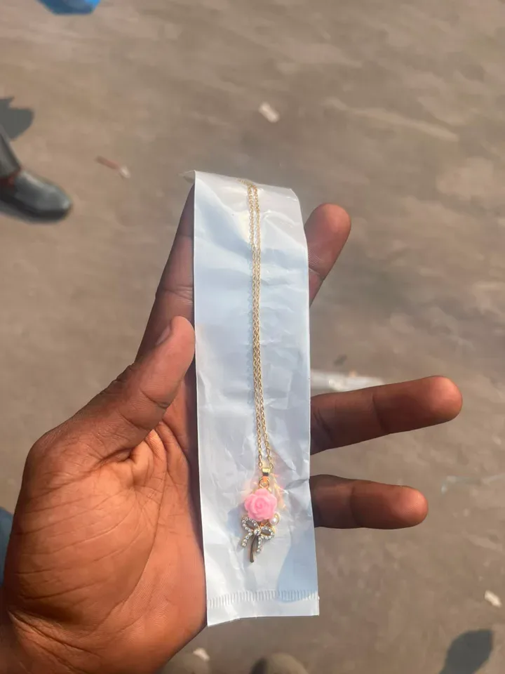 Collier — image 18 sur 18