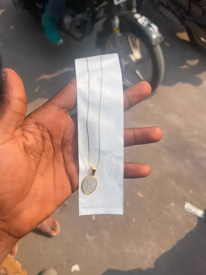 Collier — image 8 sur 18